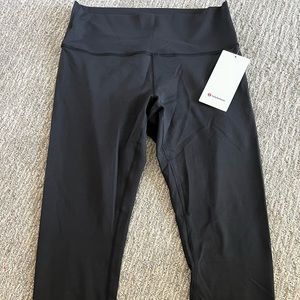 Black Lululemon Wunder Under Leggings.